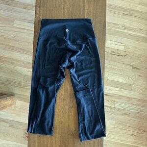 Lululemon Aligns sz 4, 28inseam